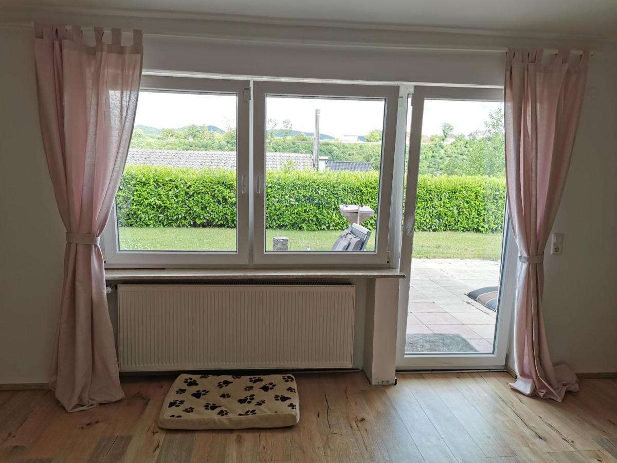 Gemütliche 90 qm Wohnung in Saarburg, zentral gelegen, Garten mit Aussicht, separater Eingang Exterior foto